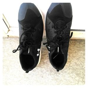 Under Armour CHARGED Sneakers